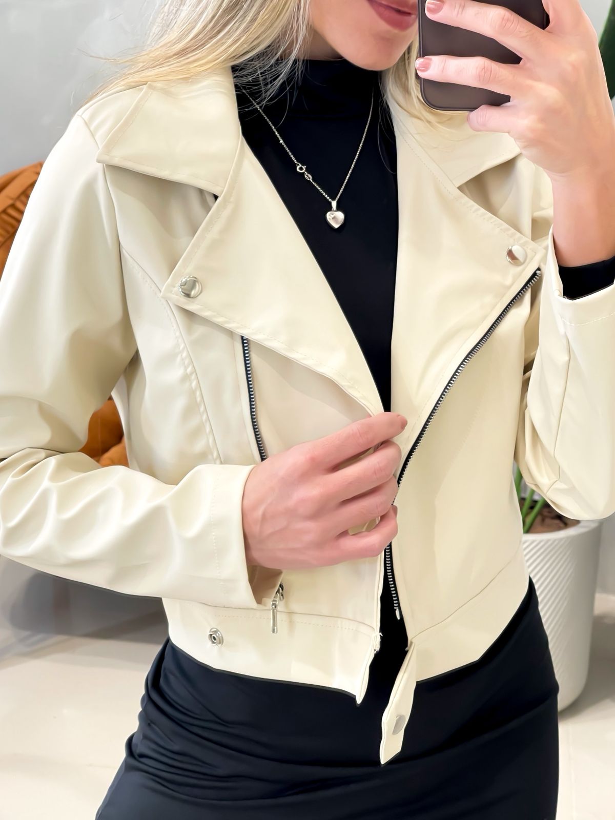 Jaqueta em Courino com Lapela