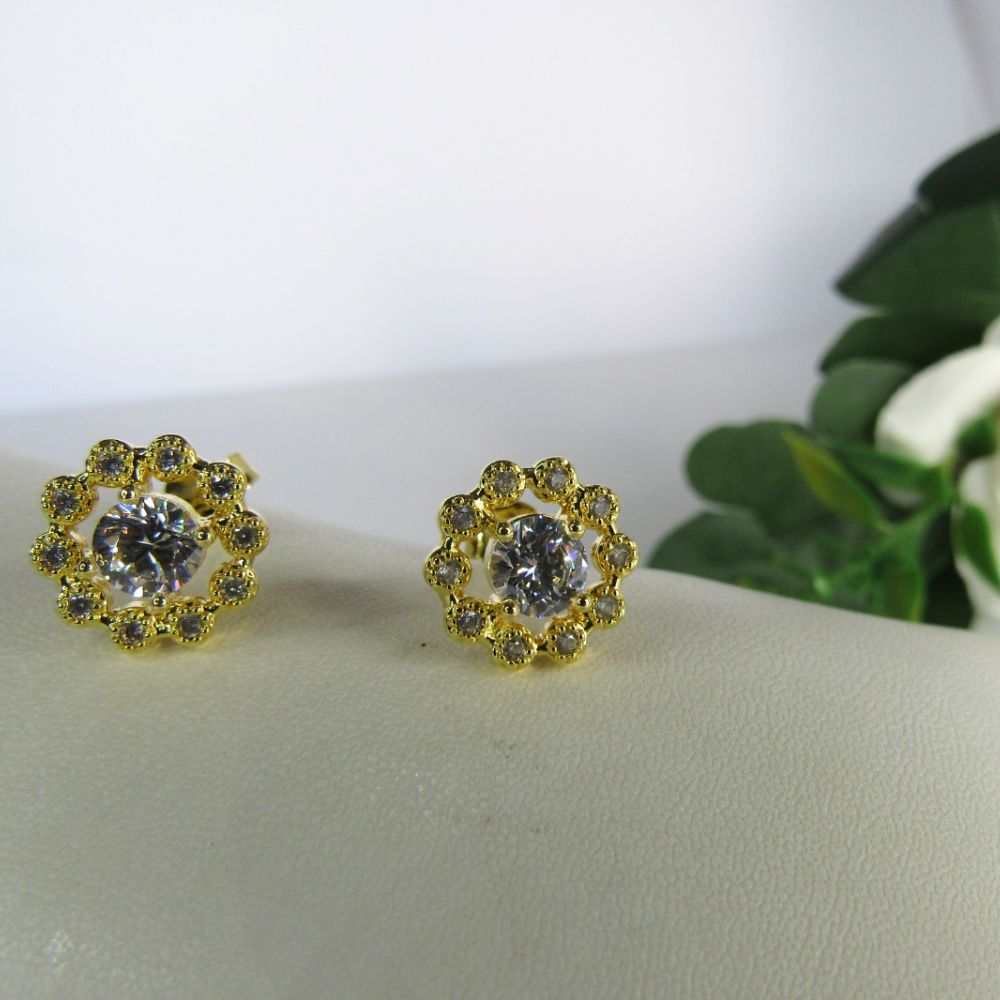 Brinco Flor com Mini Zircônias