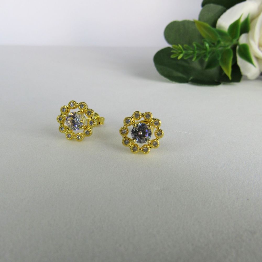 Brinco Flor com Mini Zircônias