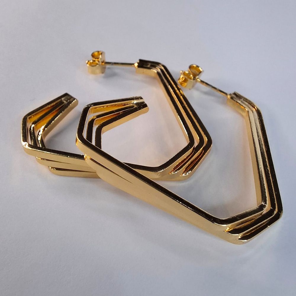 Brinco Argola Três Triângulos