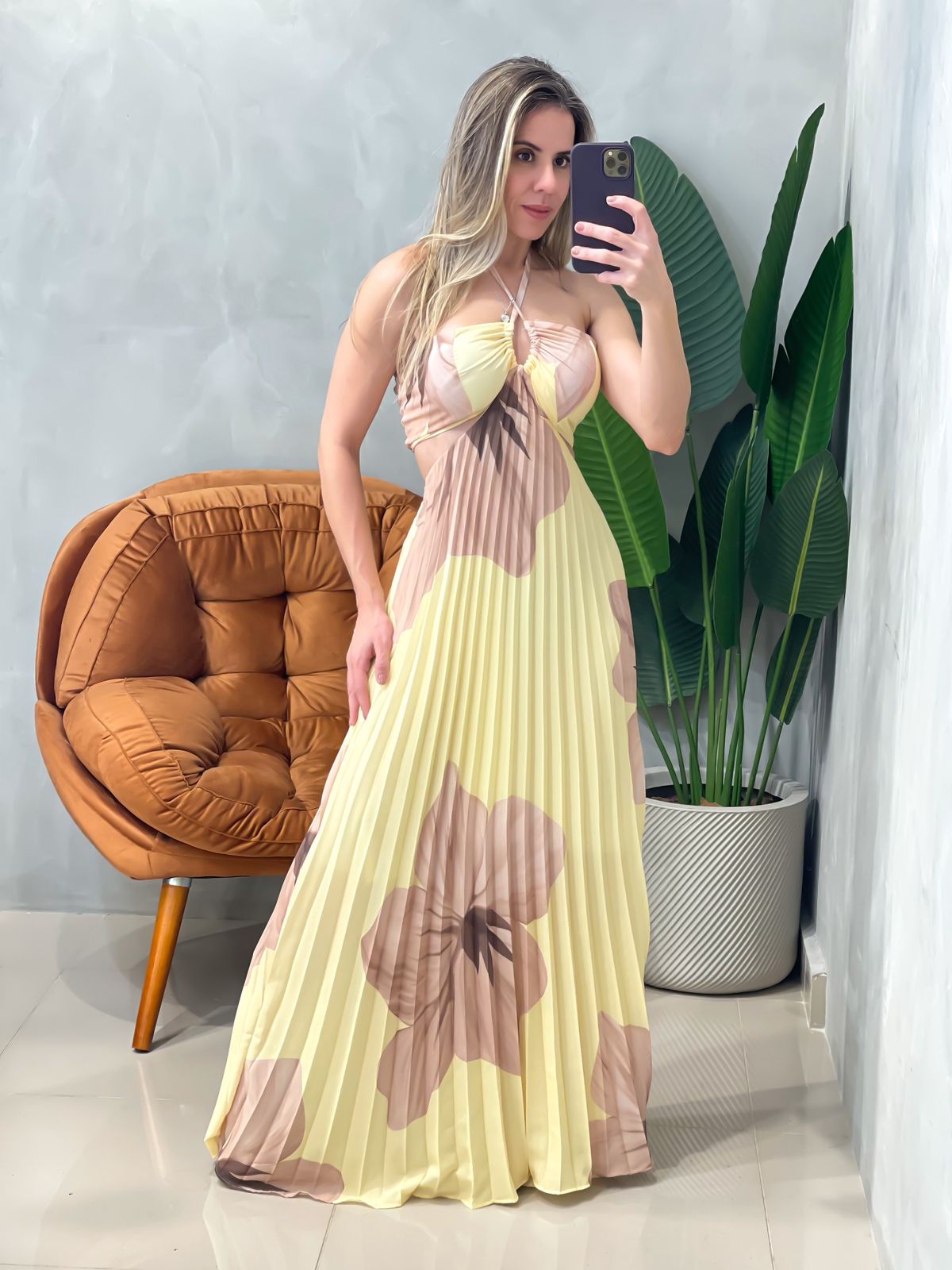 Vestido Longo em Crepe Plissado