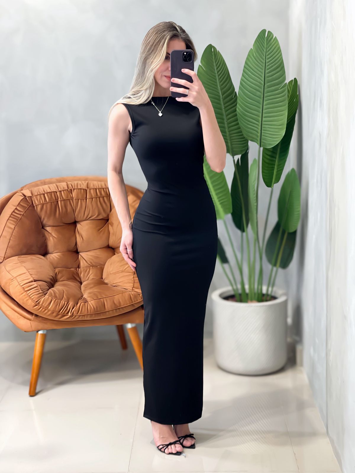 Vestido Longo c/ Decote Costas