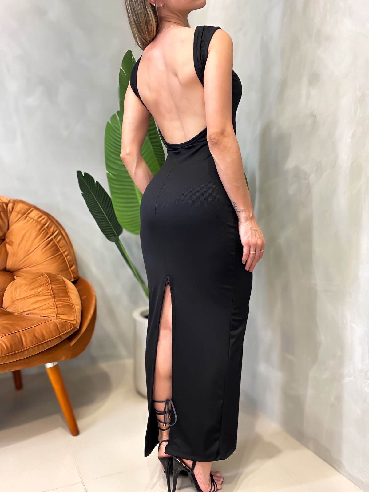 Vestido Longo c/ Decote Costas